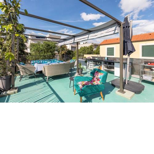 Boutique Triple House w Garden RoofTerrace & BBQ