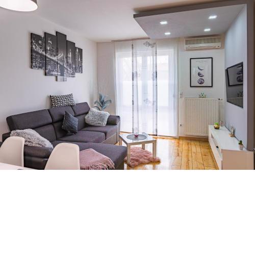 BRAND NEW - Flexible SelfCheckIns 22 - Zagreb - Parking - Big Terrace - New - Luxury - 2 bedrooms