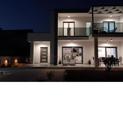 Brand new Villa Adria