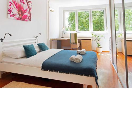 Bright 2BDR Apartment with a Balcony