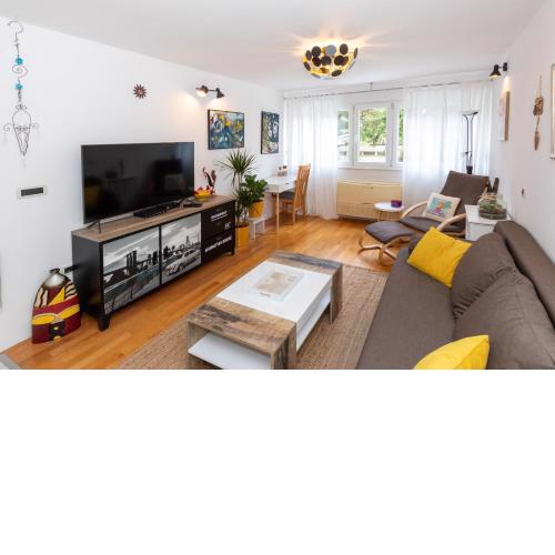 Bright & Airy / 1BR Getaway close to All You Need