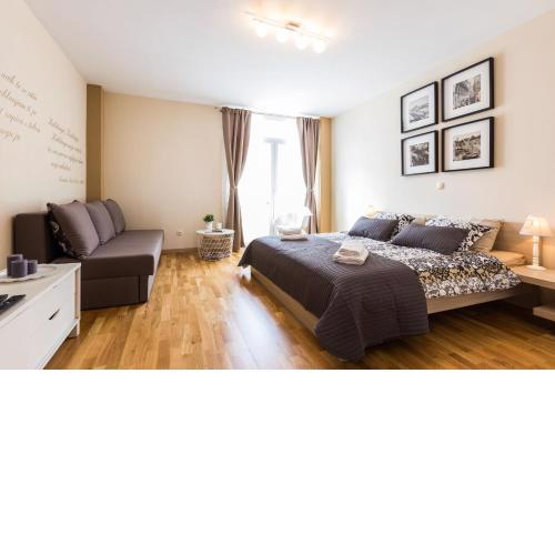 Calle Larga apartment in old town