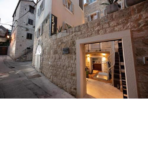Camera Hotel