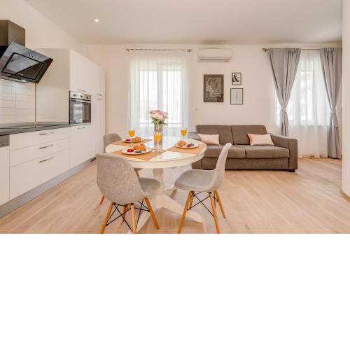 CAPITAL Apartments and Rooms