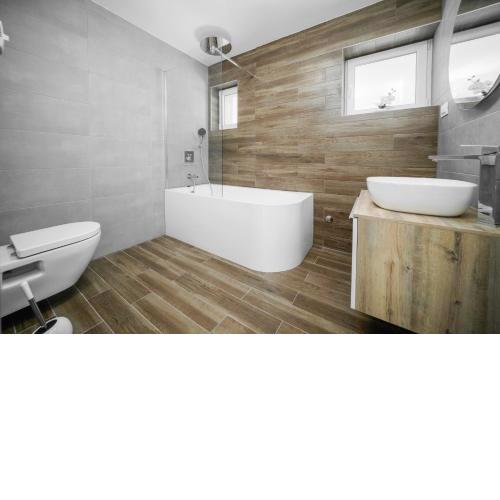 Captivating 3-Bed Apartment in Vodice
