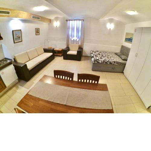 Carla Studio Apartment