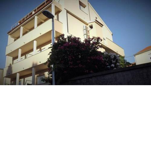 Charming 3 sleeper Apartment in Split central area