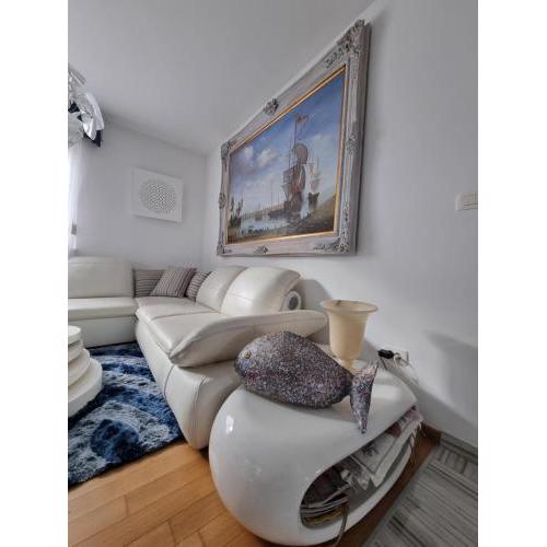Charming apartment, 2 garage parking
