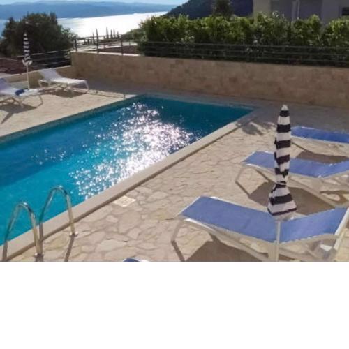 Charming apartment in Makarska with shared pool