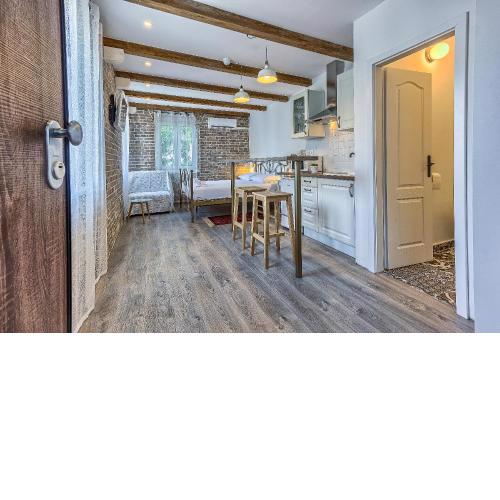 Charming Studio Apartment