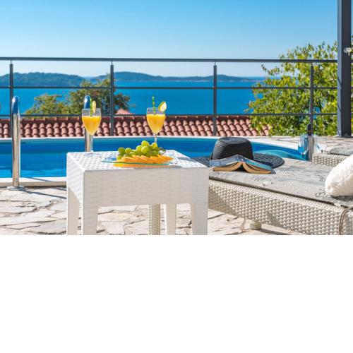 Charming Villa Svagusa with Sea View