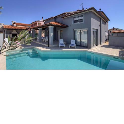 Charming villa Verde with private pool in Pula