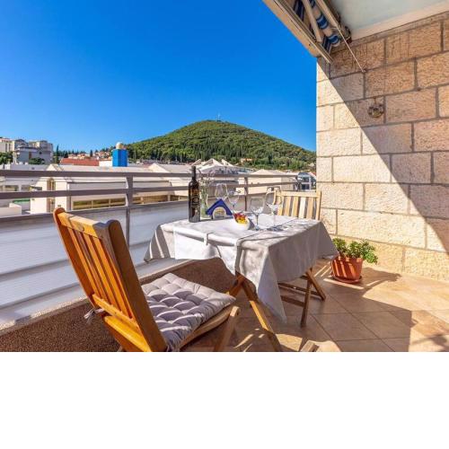 City Center Apartment MERI - Terrace & Parking