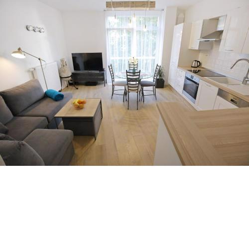 City Center Sea View Apartment Aquamarine