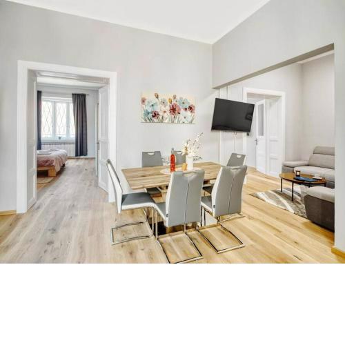 City Twenty 2bdr Apartment by Irundo