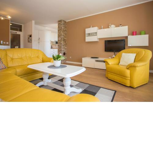 Comfortable apartment Terezija A4 plus 1 for 5 Persons with Balcony in Poreč