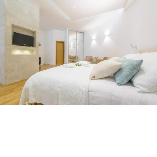 Deluxe Beach Apartments Renata