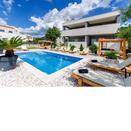 Deluxe double room with sauna and pool