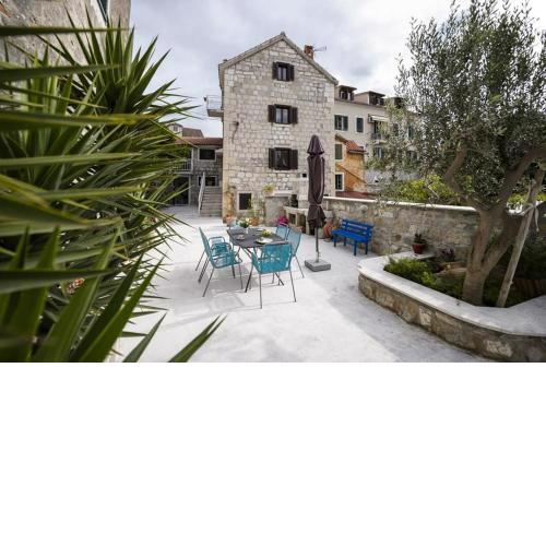 DIOCLETIAN GARDEN Centar