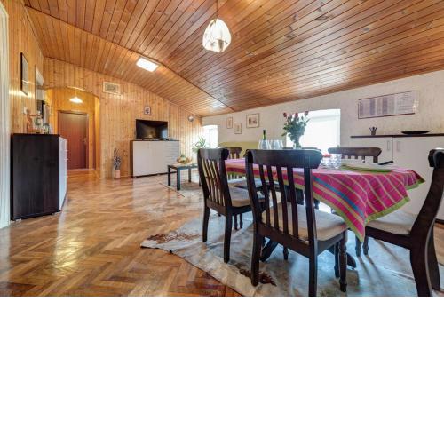 D&L Apartment in center