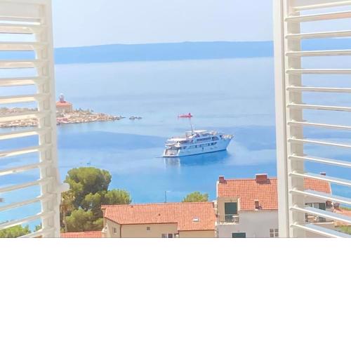 DOUBLE SEAVIEW APARTMENT