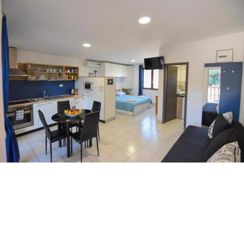 F-Holiday Apartment