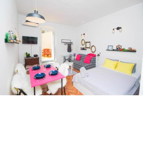 Fab 'n' Chic Apartments