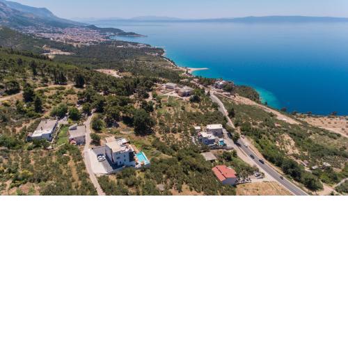 Family friendly apartments with a swimming pool Makarska - 20262