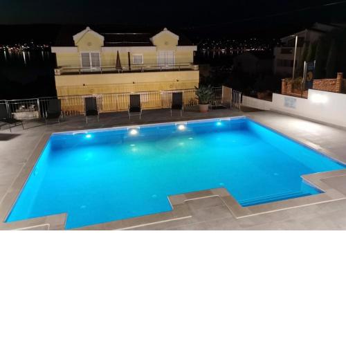 Family friendly apartments with a swimming pool Okrug Gornji, Ciovo - 8626