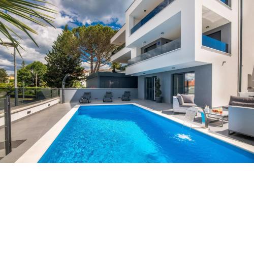Family friendly apartments with a swimming pool Vantacici, Krk - 19303