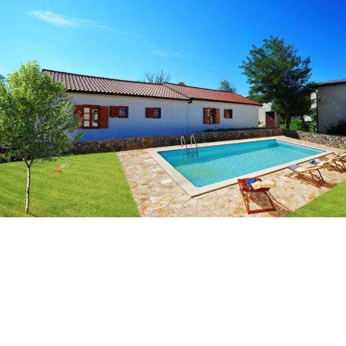 Family friendly apartments with a swimming pool, Vir