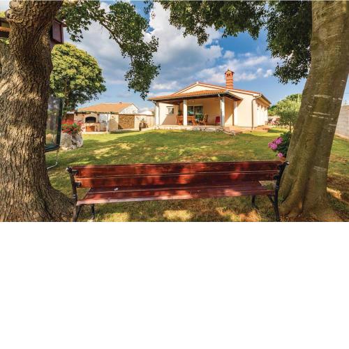 Family friendly house with a parking space Sisan, Medulin - 16800