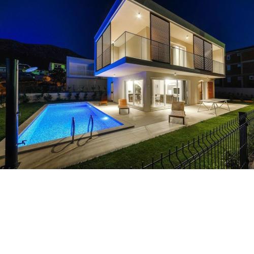 Family friendly house with a swimming pool Kastel Gomilica, Kastela - 20793