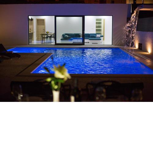 Family friendly house with a swimming pool Split - 15909