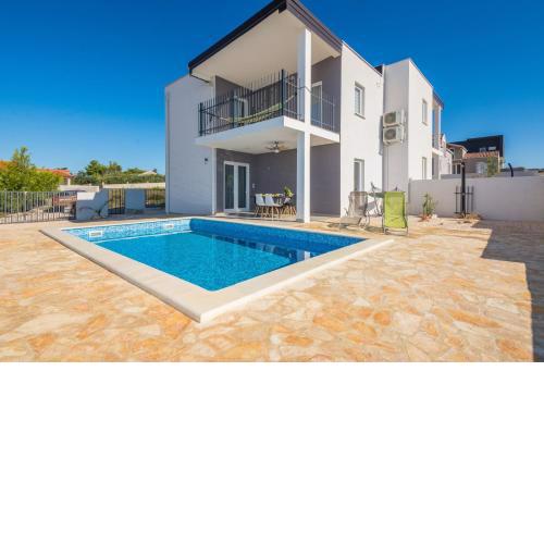 Family friendly house with a swimming pool Vir - Torovi - Vir - Pedinka, Vir - 18732