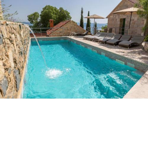 Family vacation Villas Nidus w/ pool