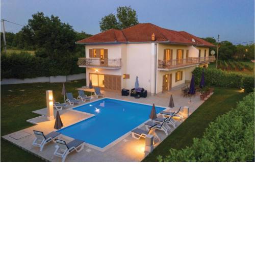 Five-Bedroom Holiday Home in Bisko