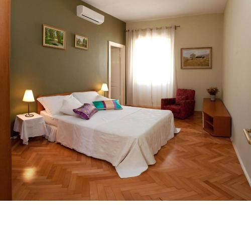 Gianina Apartment