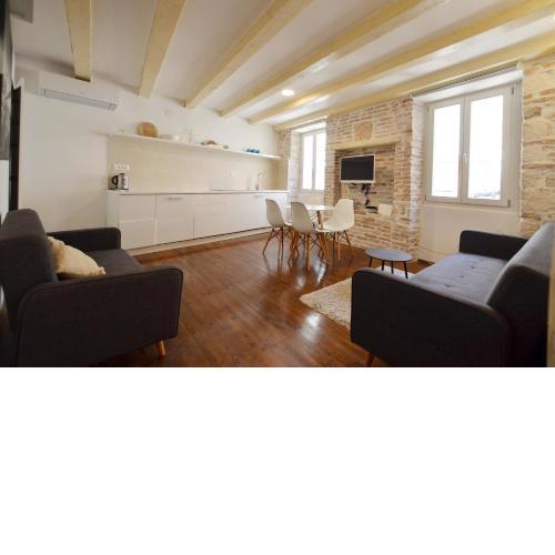 Grisia Apartments