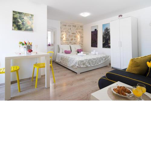 Guest House Babina - Apartments King & Queen