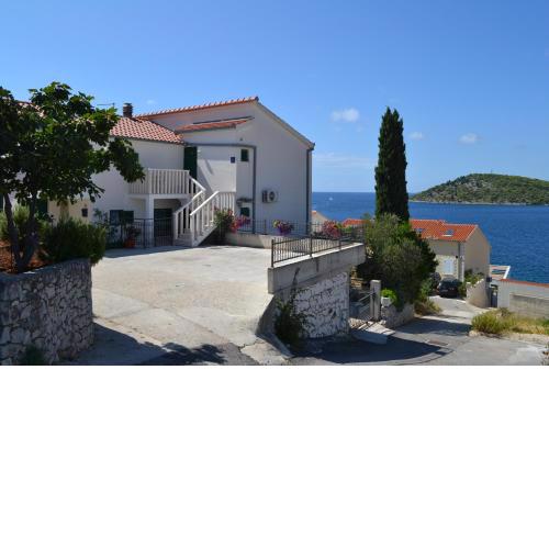 Holiday Apartment Lucic - SEA VIEW - Peaceful - Family Friendly - Near Beach