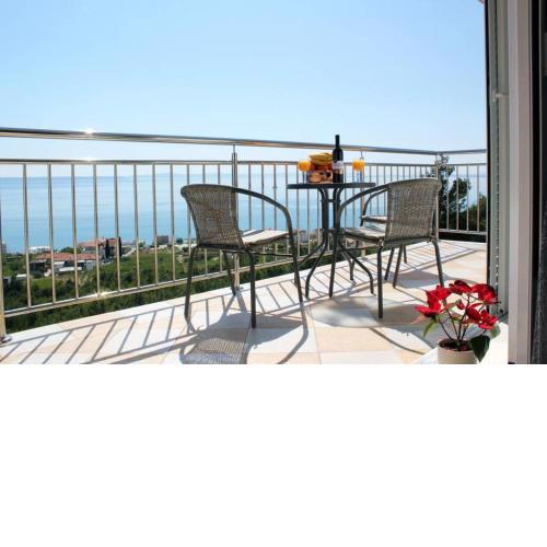 Holiday Apartments with Sea View