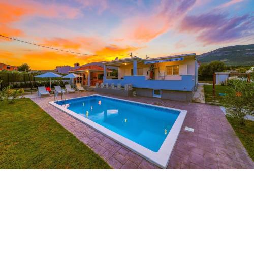 Holiday Home Anita With Pool