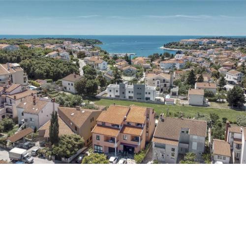 Holiday Home & Apartments Primavera