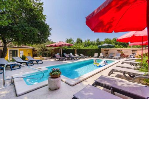 Holiday home in Porec with terrace, air conditioning, W-LAN, washing machine 4928-11