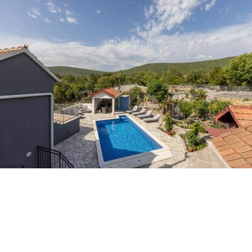 Holiday home Luka