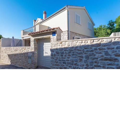Holiday home near the beach Marijanka