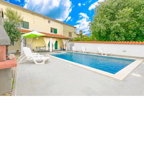 Holiday home Olga with Pool &Pet friendly