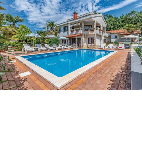 Holiday home Porec 3