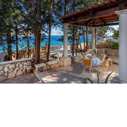 Holiday home Varija - 10 M from the beach